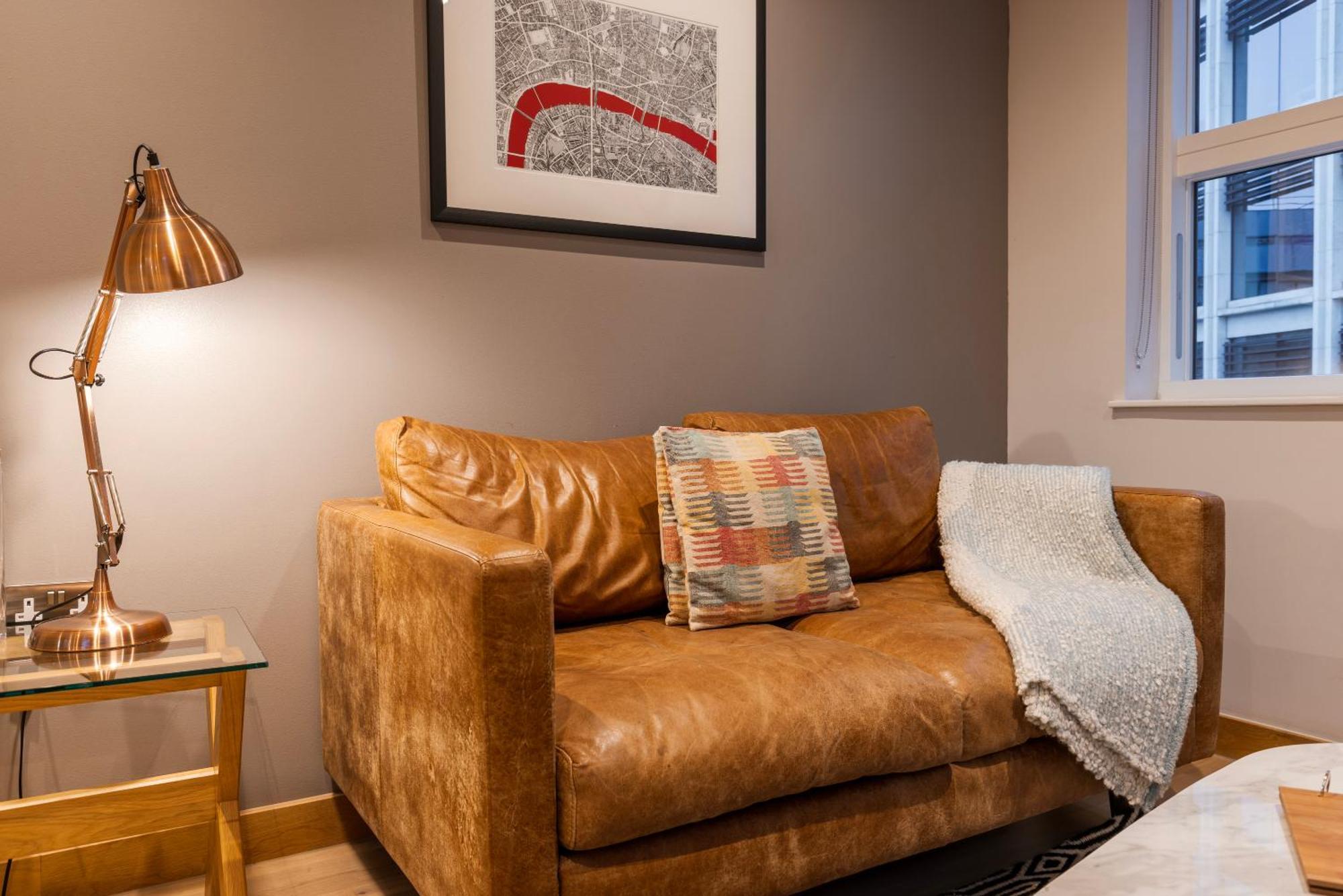 Barbican Serviced Apartments By Lovelystay لندن الغرفة الصورة