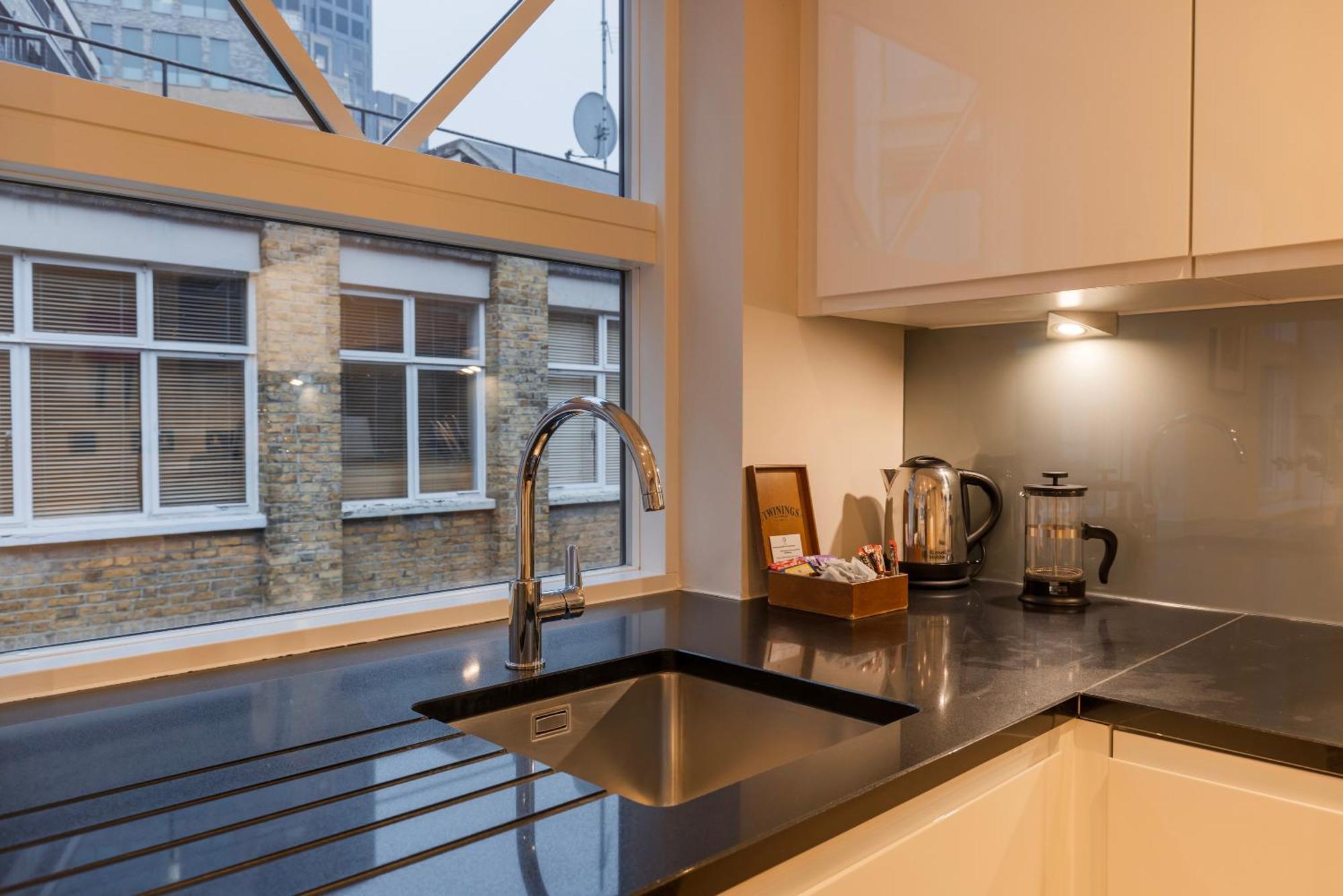 Barbican Serviced Apartments By Lovelystay لندن الغرفة الصورة