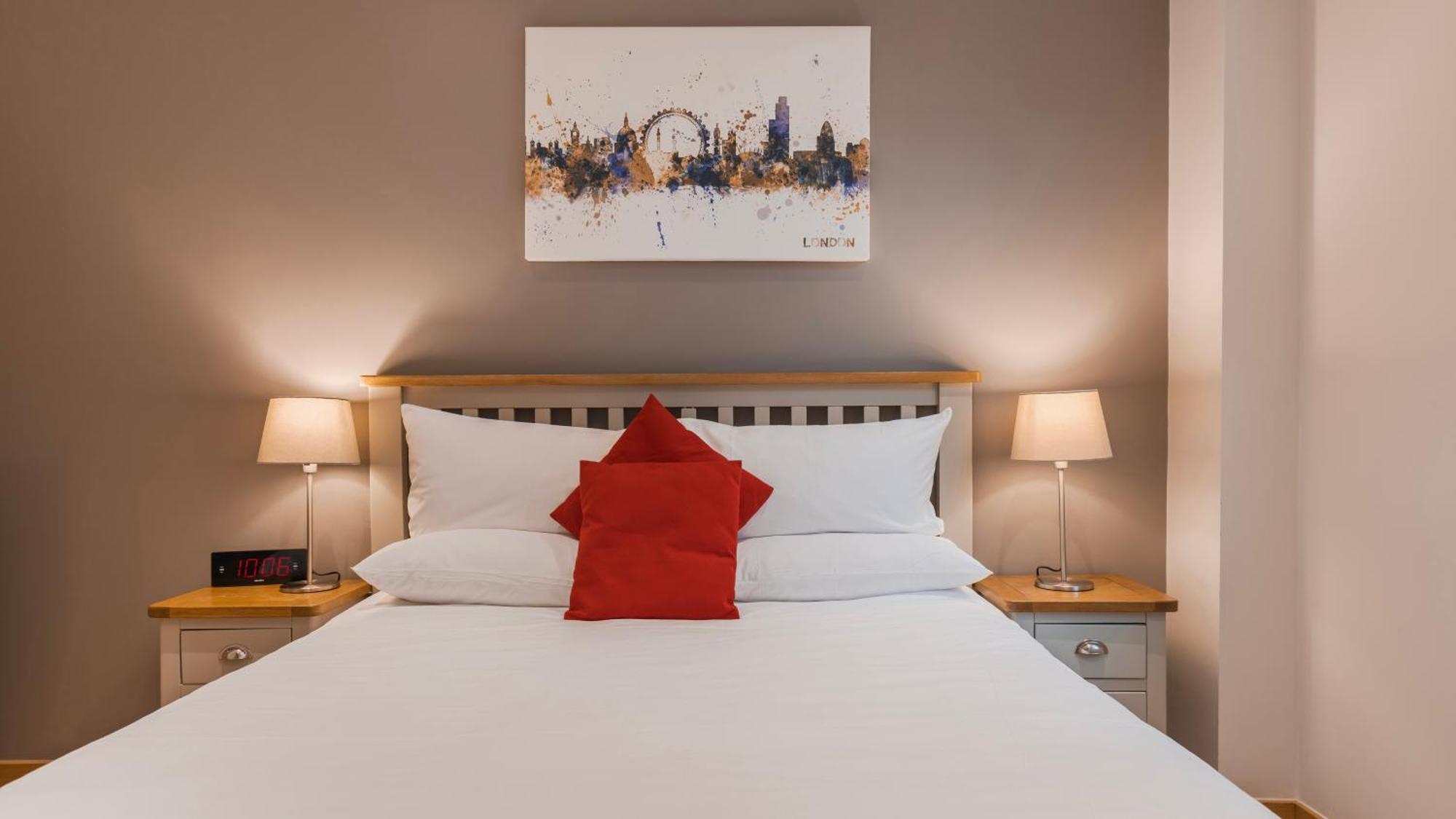 Barbican Serviced Apartments By Lovelystay لندن الغرفة الصورة